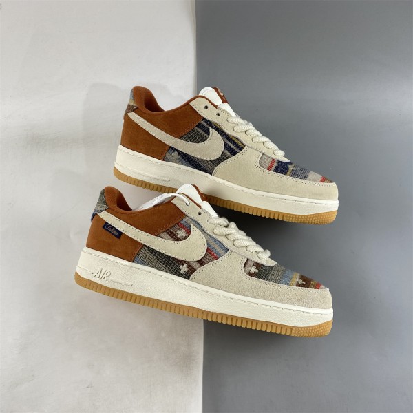 Nike Air Force 1'07 Low Christmas stocking CW2288-686