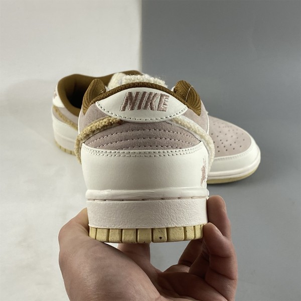 Nike Dunk Low "Année du Lapin" FD4203-211