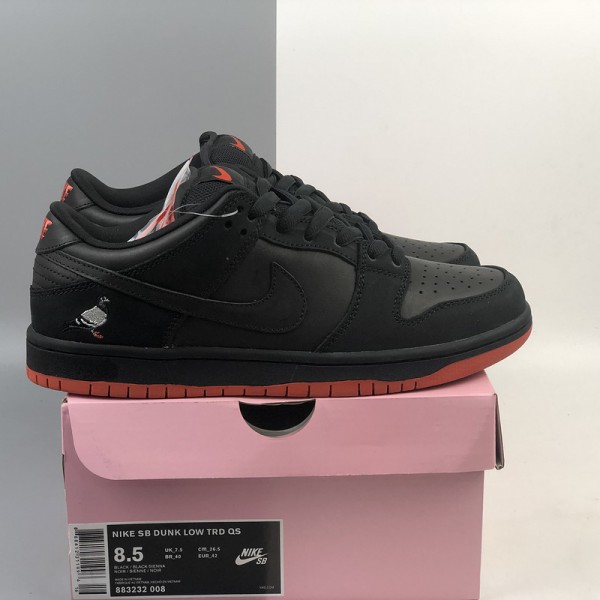 Nike SB Dunk Low Noir Pigeon - 883232-008